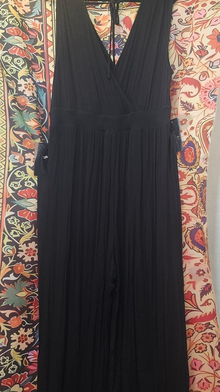 Torrid 1 Long Black Sleeveless Soft Jumpsuit Gathered Waist Wrap Front Detail